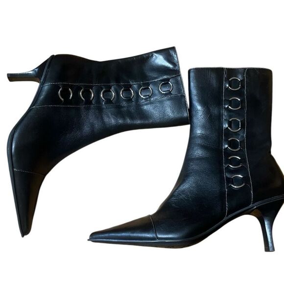 Circa Joan & David Black Pointed Toe & Heel Black Leather Witchy Punk Ankle Boot - Picture 4 of 9